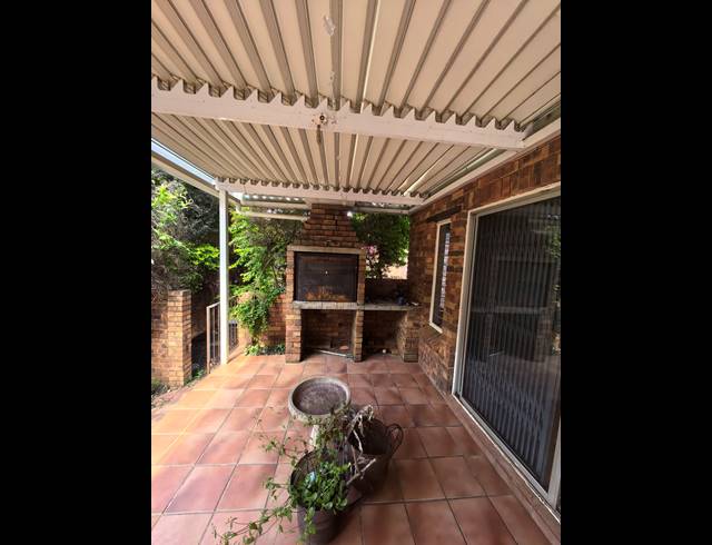 3 BEDROOM SECTIONAL TITLE FOR SALE IN WELTEVREDEN PARK